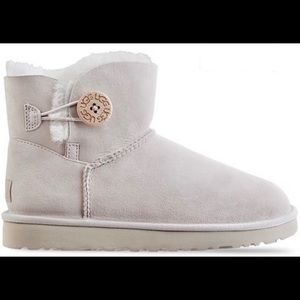AUTHENTIC NEW UGG Mini Bailey Button Size 8 CLOUD